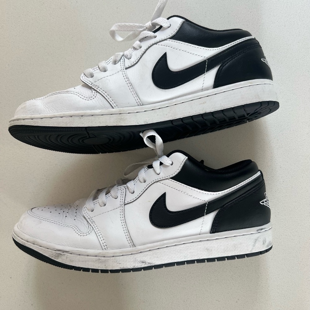 Nike Low-Top Sneakers in White and Black